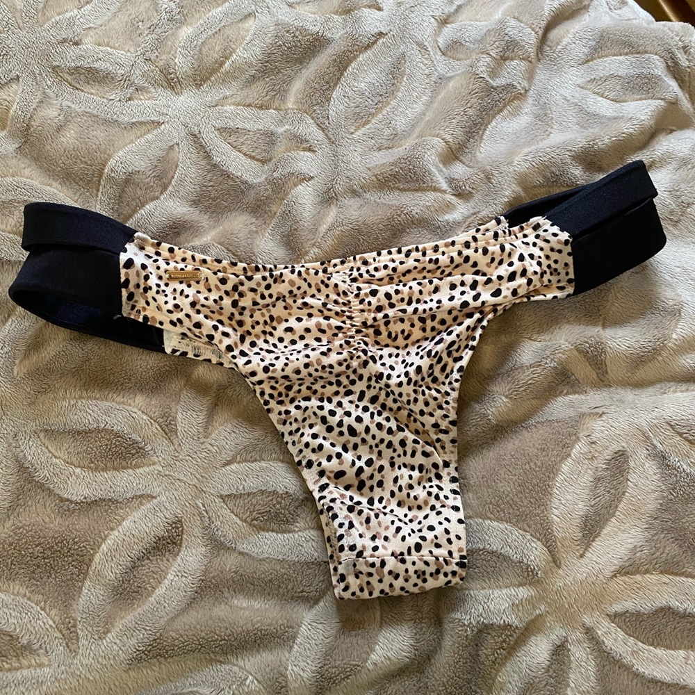 Runched VS bikini bottoms